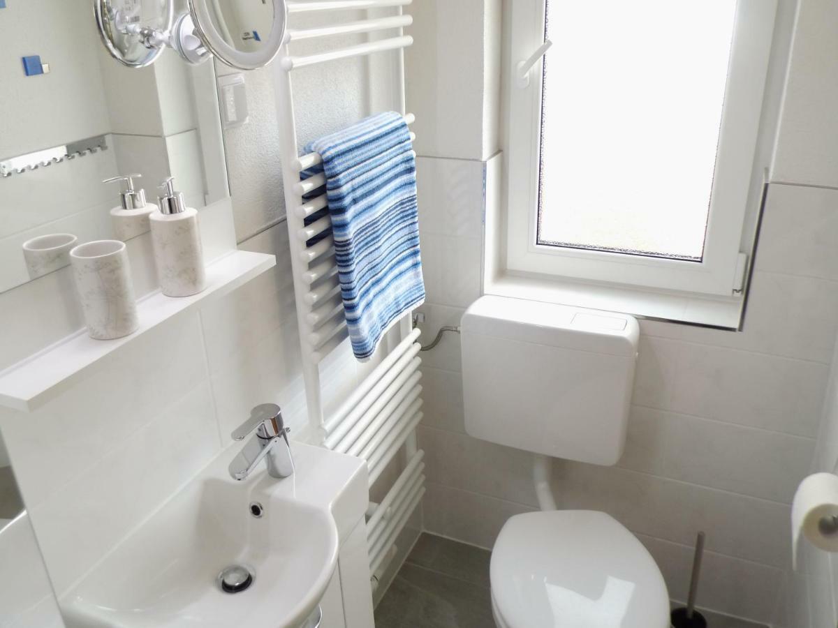 Ferienwohnung Am Rennsteig Bei Eisenach - Ilona Schmidt Wolfsburg-Unkeroda Buitenkant foto